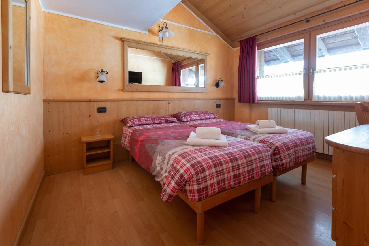 La Grolla Rooms & Apartments Livigno Kültér fotó