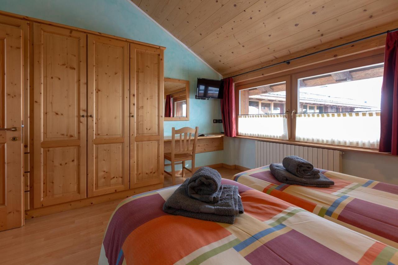 La Grolla Rooms & Apartments Livigno Kültér fotó